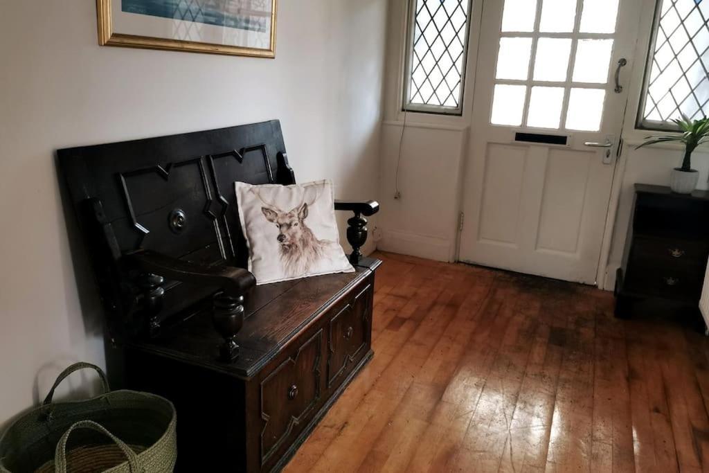 4 Bedroom Country Home บริสตอล ภายนอก รูปภาพ